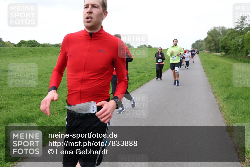 04.05.2025 - 8. Wedeler Halbmarathon Lena Gebhardt http://msf.ph/oto/7833888 04.05.2025 11:23:21 Laufen 104, 1020, 1053 meine-sportfotos.de