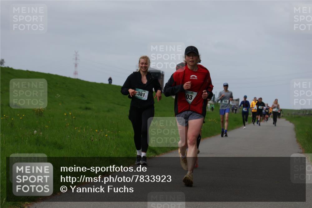 04.05.2025 - 8. Wedeler Halbmarathon Yannick Fuchs http://msf.ph/oto/7833923 04.05.2025 11:43:00 Laufen 381, 03 meine-sportfotos.de