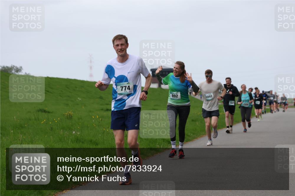 04.05.2025 - 8. Wedeler Halbmarathon Yannick Fuchs http://msf.ph/oto/7833924 04.05.2025 11:22:11 Laufen 774, 892, 1092, 102, 1209 meine-sportfotos.de