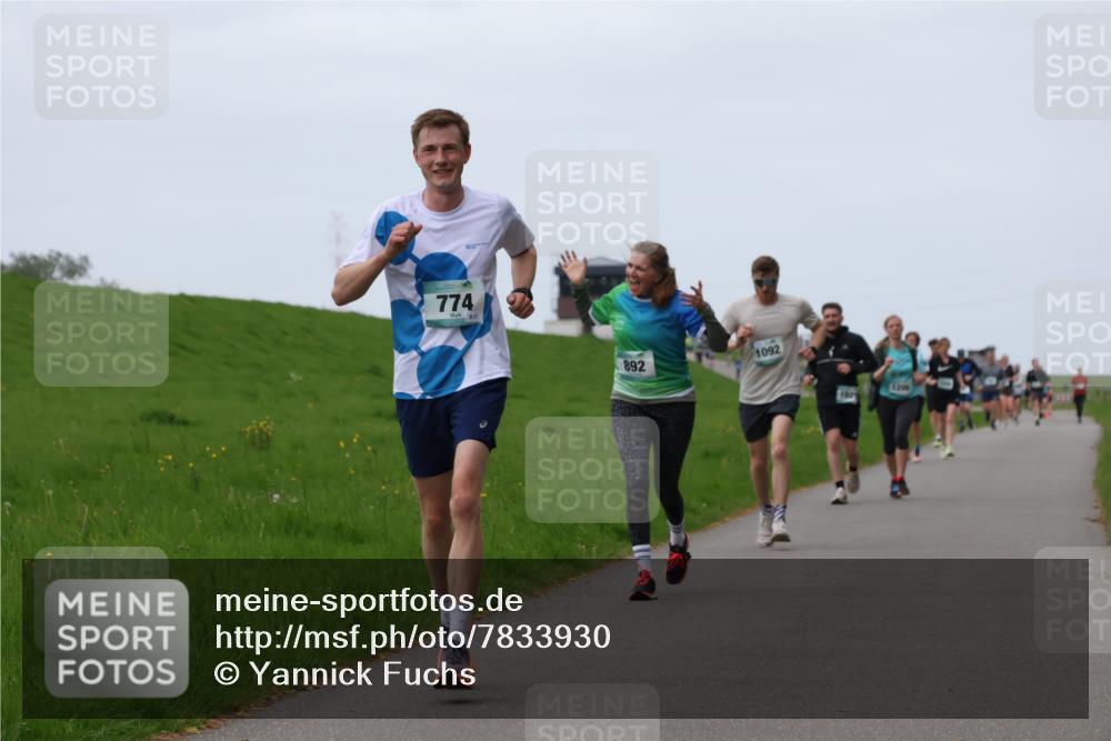 04.05.2025 - 8. Wedeler Halbmarathon Yannick Fuchs http://msf.ph/oto/7833930 04.05.2025 11:22:11 Laufen 774, 892, 1092, 1200 meine-sportfotos.de