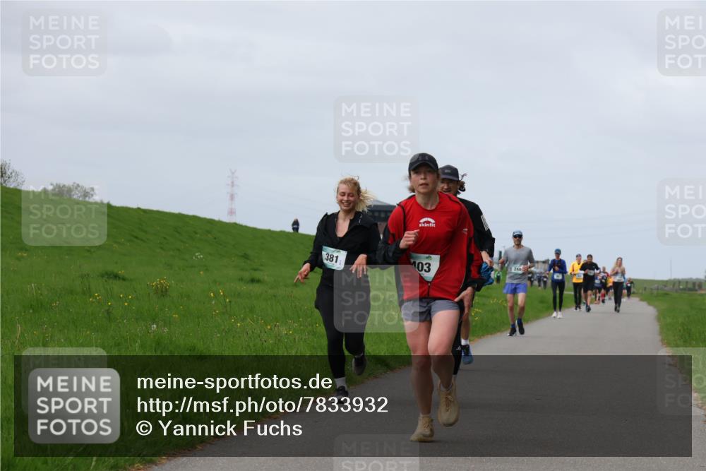 04.05.2025 - 8. Wedeler Halbmarathon Yannick Fuchs http://msf.ph/oto/7833932 04.05.2025 11:43:01 Laufen 381, 403 meine-sportfotos.de