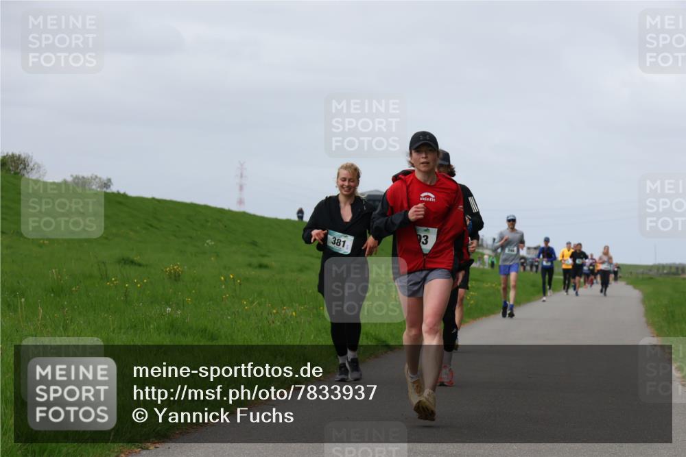 04.05.2025 - 8. Wedeler Halbmarathon Yannick Fuchs http://msf.ph/oto/7833937 04.05.2025 11:43:01 Laufen 381, 3 meine-sportfotos.de