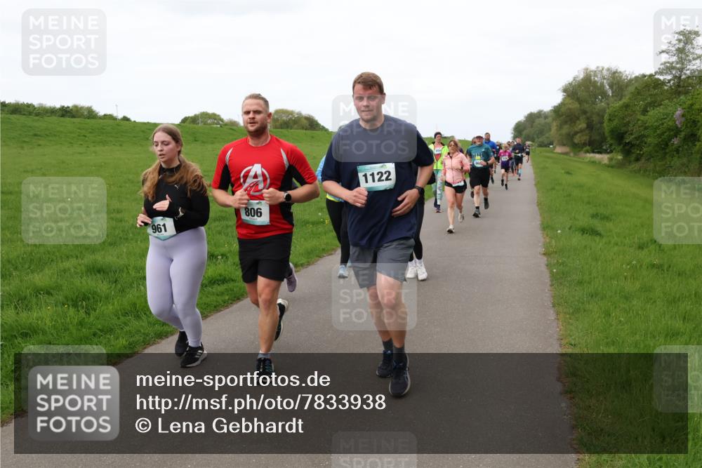 04.05.2025 - 8. Wedeler Halbmarathon Lena Gebhardt http://msf.ph/oto/7833938 04.05.2025 11:23:26 Laufen 961, 806, 1122 meine-sportfotos.de