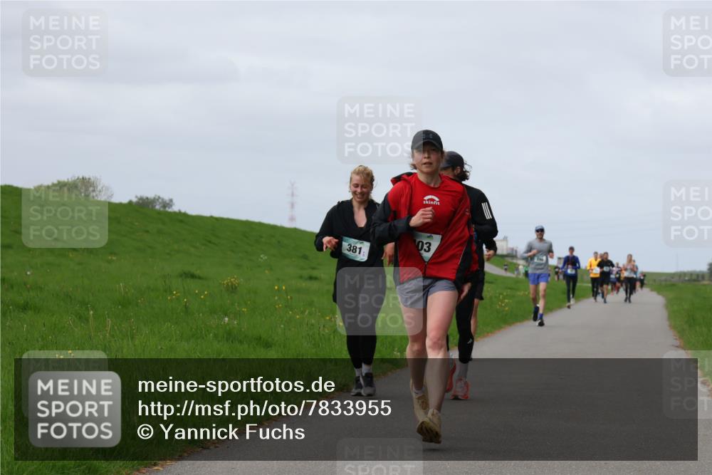 04.05.2025 - 8. Wedeler Halbmarathon Yannick Fuchs http://msf.ph/oto/7833955 04.05.2025 11:43:02 Laufen 381, 03 meine-sportfotos.de