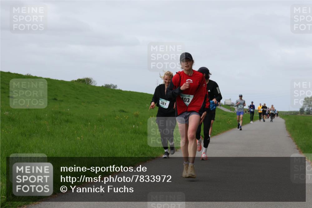04.05.2025 - 8. Wedeler Halbmarathon Yannick Fuchs http://msf.ph/oto/7833972 04.05.2025 11:43:02 Laufen 381, 03 meine-sportfotos.de