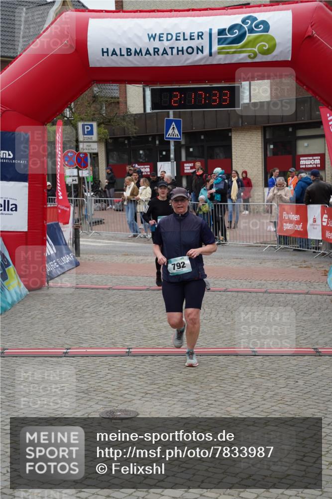04.05.2025 - 8. Wedeler Halbmarathon Felixshl http://msf.ph/oto/7833987 04.05.2025 12:17:31 Ziel 278, 792 meine-sportfotos.de