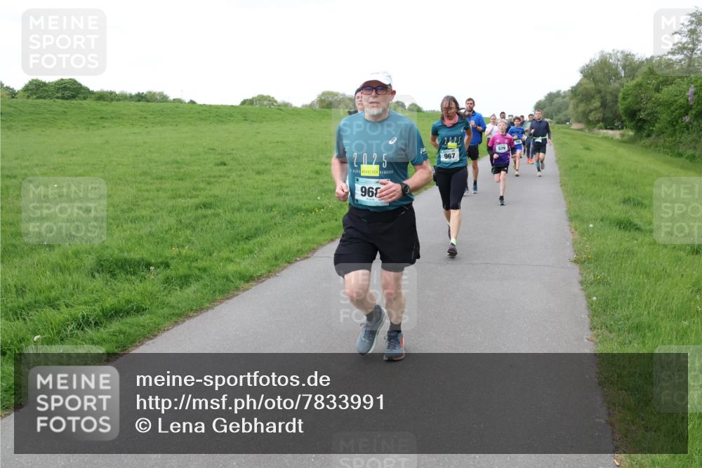 04.05.2025 - 8. Wedeler Halbmarathon Lena Gebhardt http://msf.ph/oto/7833991 04.05.2025 11:23:29 Laufen 202, 5, 969, 2025, 967, 579 meine-sportfotos.de