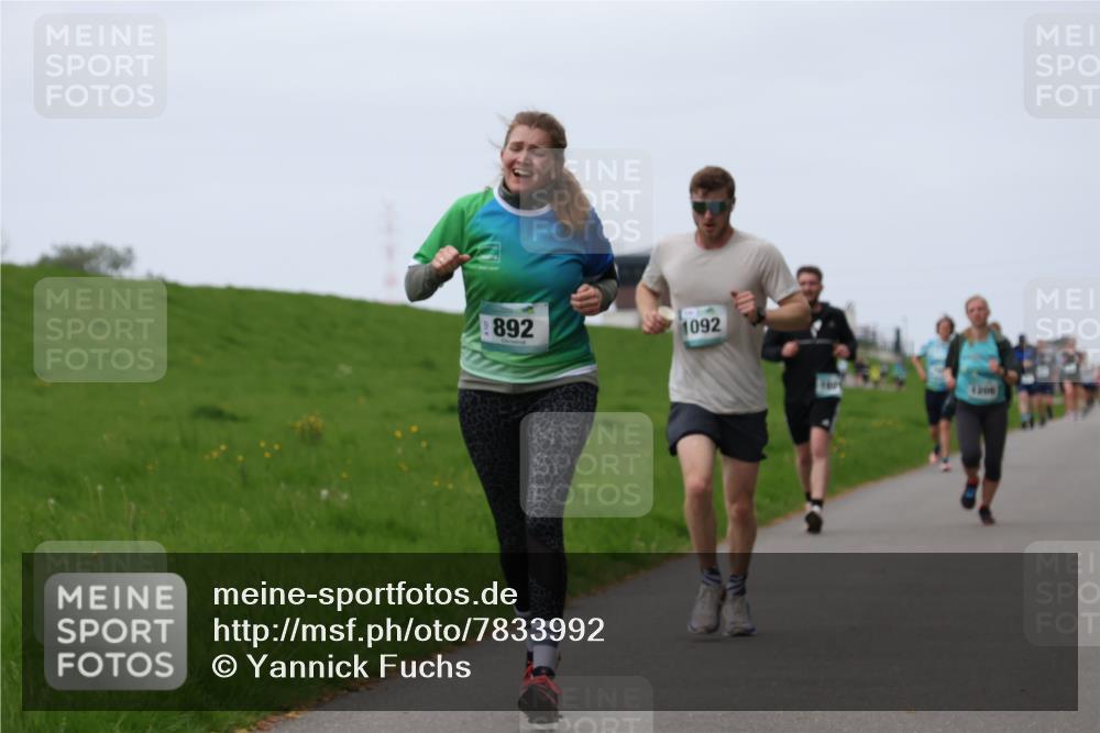 04.05.2025 - 8. Wedeler Halbmarathon Yannick Fuchs http://msf.ph/oto/7833992 04.05.2025 11:22:14 Laufen 892, 1092, 1200 meine-sportfotos.de