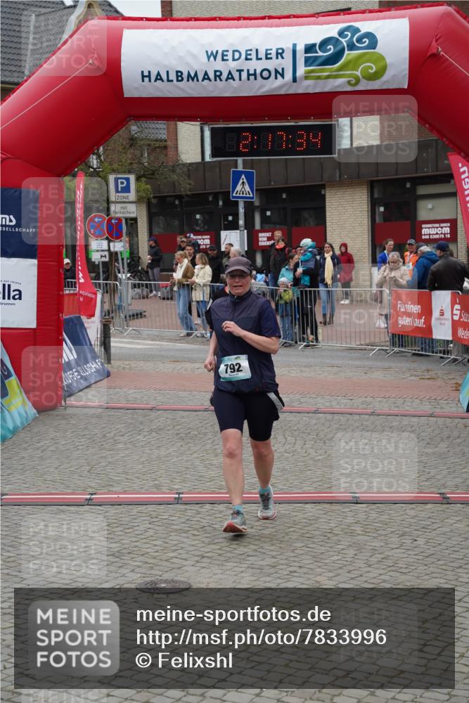 04.05.2025 - 8. Wedeler Halbmarathon Felixshl http://msf.ph/oto/7833996 04.05.2025 12:17:31 Ziel 278, 792 meine-sportfotos.de