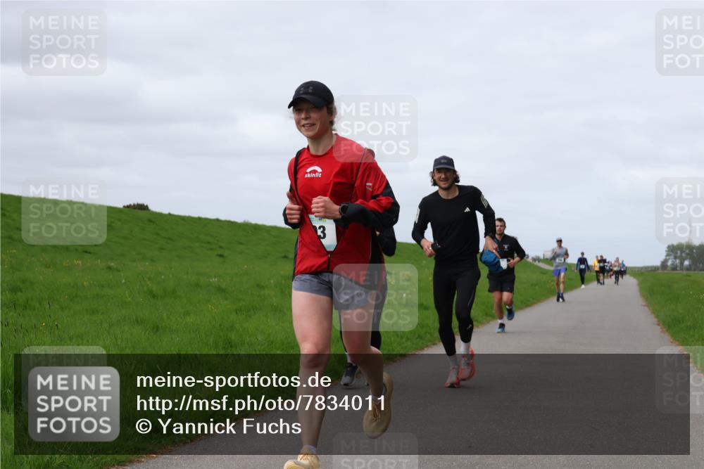 04.05.2025 - 8. Wedeler Halbmarathon Yannick Fuchs http://msf.ph/oto/7834011 04.05.2025 11:43:04 Laufen 3 meine-sportfotos.de