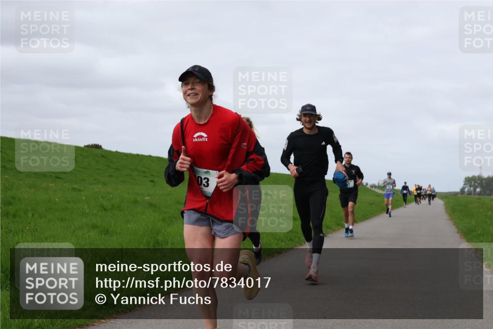 04.05.2025 - 8. Wedeler Halbmarathon Yannick Fuchs http://msf.ph/oto/7834017 04.05.2025 11:43:04 Laufen 03 meine-sportfotos.de