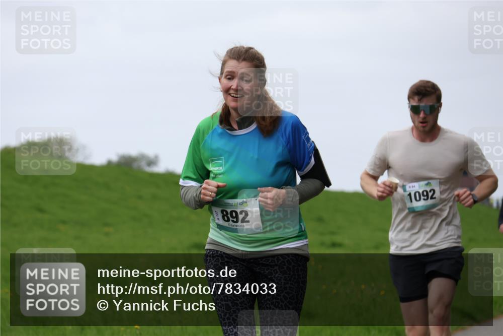 04.05.2025 - 8. Wedeler Halbmarathon Yannick Fuchs http://msf.ph/oto/7834033 04.05.2025 11:22:15 Laufen 892, 1092 meine-sportfotos.de