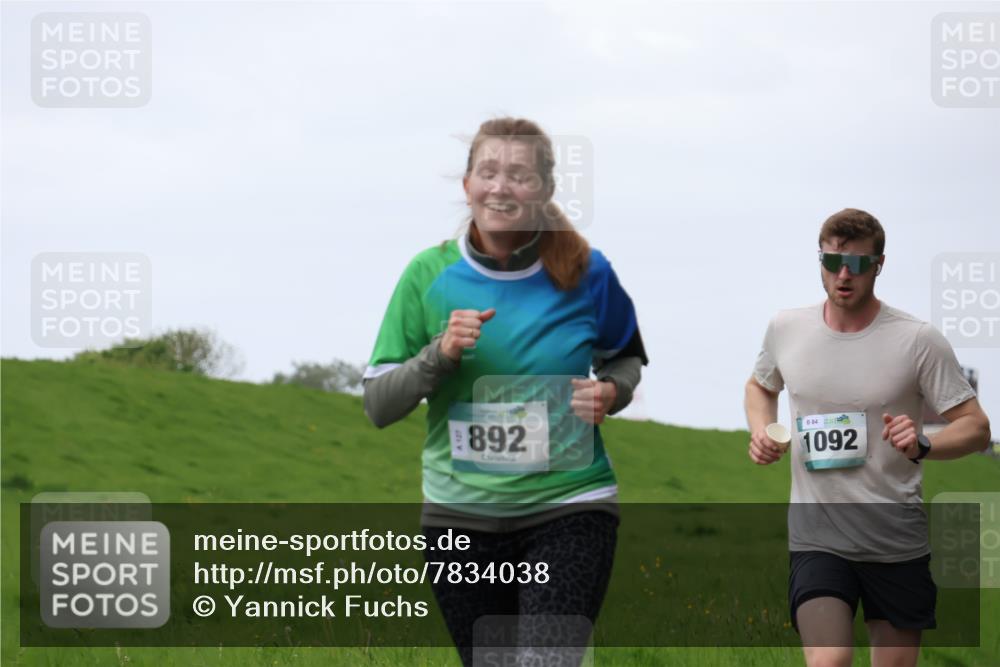 04.05.2025 - 8. Wedeler Halbmarathon Yannick Fuchs http://msf.ph/oto/7834038 04.05.2025 11:22:15 Laufen 892, 84, 8, 1092 meine-sportfotos.de