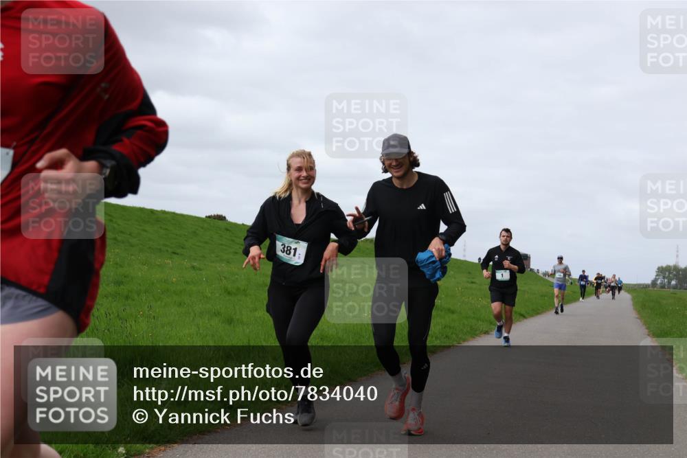 04.05.2025 - 8. Wedeler Halbmarathon Yannick Fuchs http://msf.ph/oto/7834040 04.05.2025 11:43:05 Laufen 381 meine-sportfotos.de