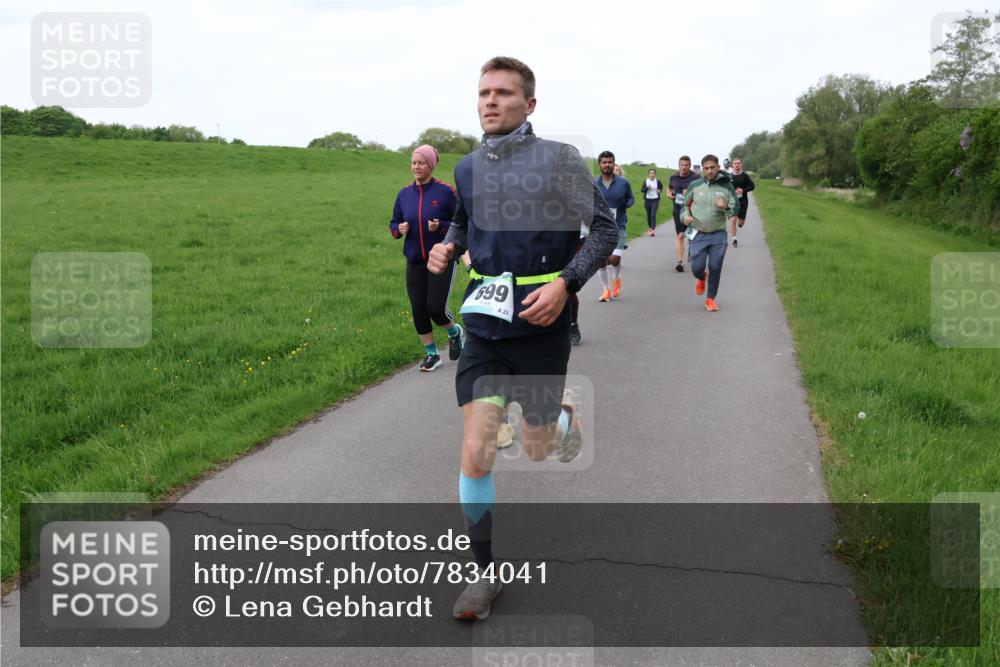 04.05.2025 - 8. Wedeler Halbmarathon Lena Gebhardt http://msf.ph/oto/7834041 04.05.2025 11:23:31 Laufen 699, 23 meine-sportfotos.de