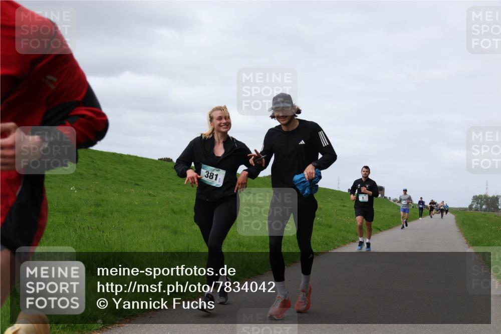 04.05.2025 - 8. Wedeler Halbmarathon Yannick Fuchs http://msf.ph/oto/7834042 04.05.2025 11:43:06 Laufen 381 meine-sportfotos.de