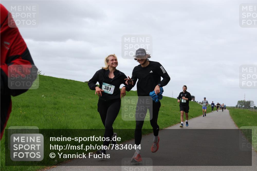 04.05.2025 - 8. Wedeler Halbmarathon Yannick Fuchs http://msf.ph/oto/7834044 04.05.2025 11:43:06 Laufen 381 meine-sportfotos.de