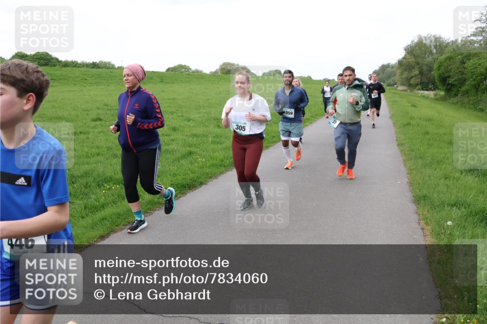 04.05.2025 - 8. Wedeler Halbmarathon Lena Gebhardt http://msf.ph/oto/7834060 04.05.2025 11:23:32 Laufen 440, 305, 059 meine-sportfotos.de