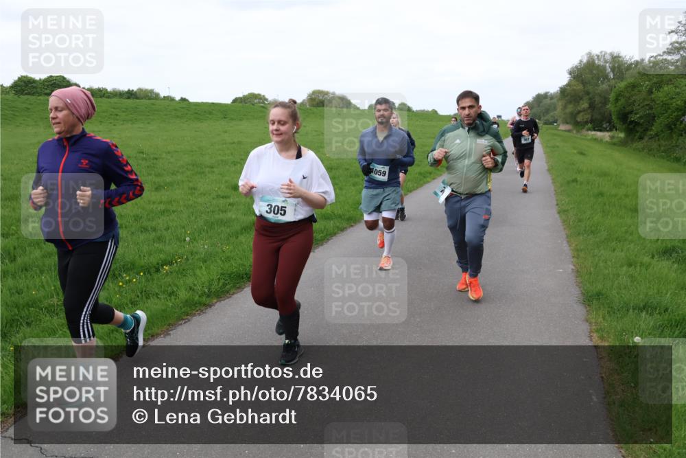 04.05.2025 - 8. Wedeler Halbmarathon Lena Gebhardt http://msf.ph/oto/7834065 04.05.2025 11:23:32 Laufen 305, 1059 meine-sportfotos.de