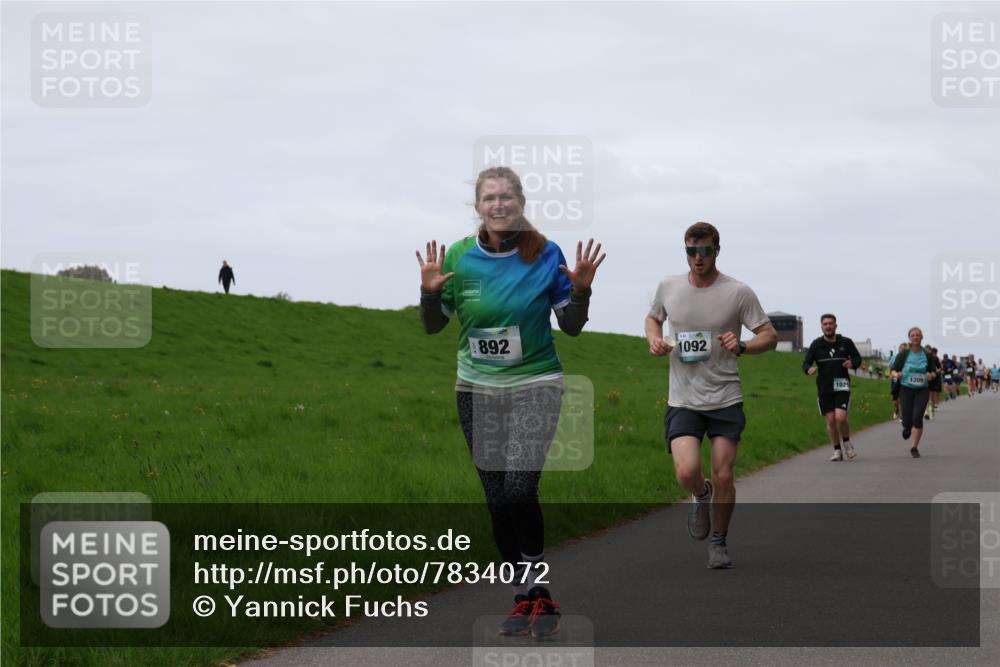 04.05.2025 - 8. Wedeler Halbmarathon Yannick Fuchs http://msf.ph/oto/7834072 04.05.2025 11:22:16 Laufen 892, 1092, 1025, 1209 meine-sportfotos.de