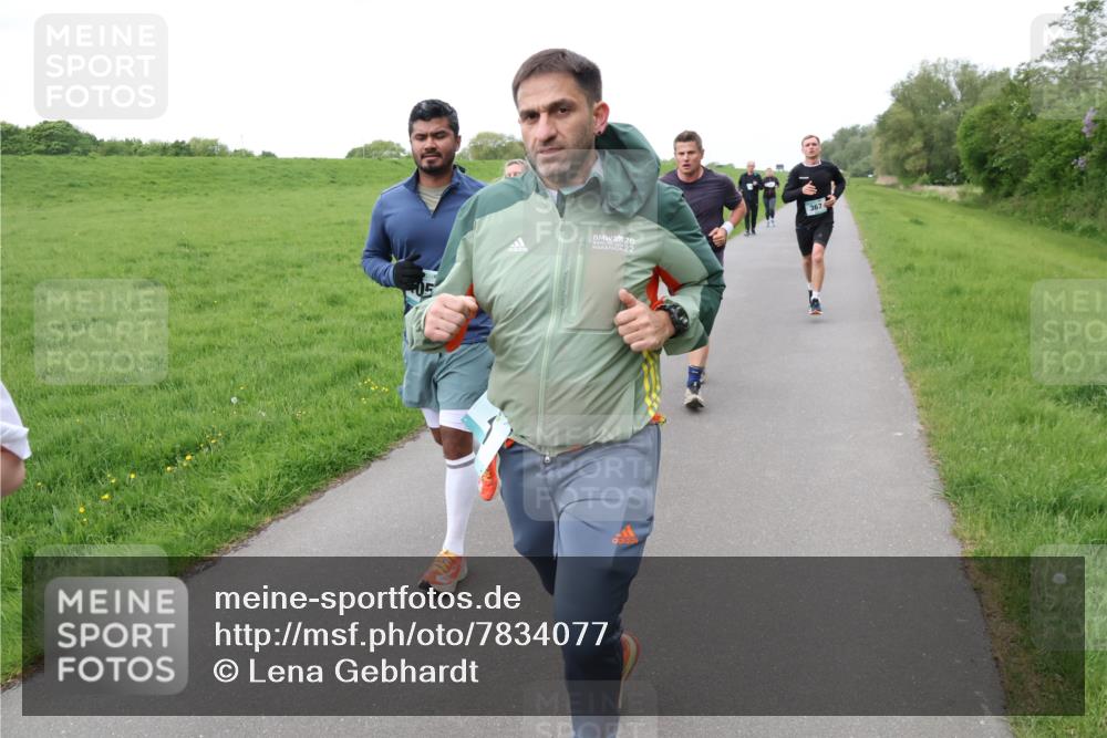 04.05.2025 - 8. Wedeler Halbmarathon Lena Gebhardt http://msf.ph/oto/7834077 04.05.2025 11:23:33 Laufen 20, 22, 367 meine-sportfotos.de