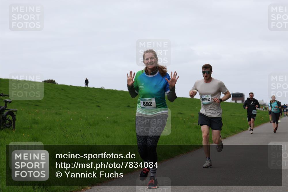 04.05.2025 - 8. Wedeler Halbmarathon Yannick Fuchs http://msf.ph/oto/7834084 04.05.2025 11:22:16 Laufen 892, 1092, 102, 1209 meine-sportfotos.de