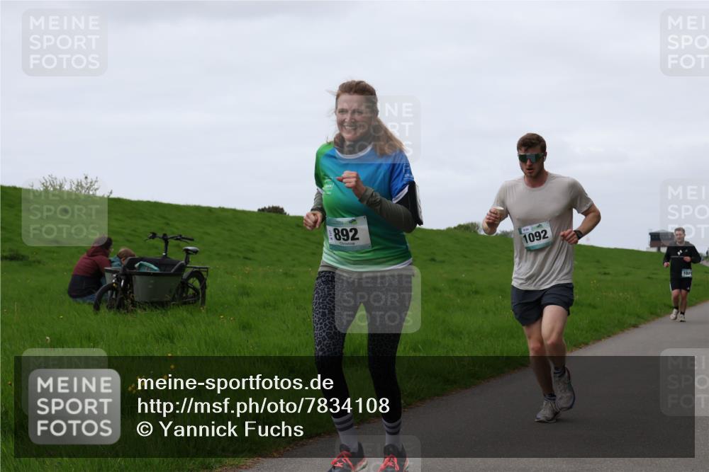 04.05.2025 - 8. Wedeler Halbmarathon Yannick Fuchs http://msf.ph/oto/7834108 04.05.2025 11:22:17 Laufen 892, 1092, 102 meine-sportfotos.de
