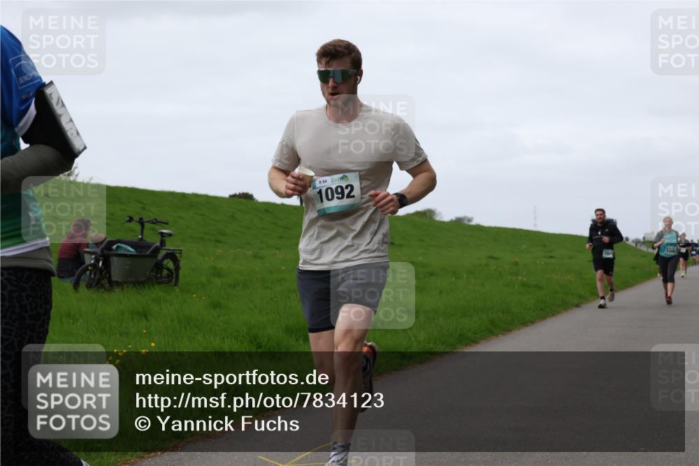 04.05.2025 - 8. Wedeler Halbmarathon Yannick Fuchs http://msf.ph/oto/7834123 04.05.2025 11:22:18 Laufen 84, 8, 1092, 107, 1209 meine-sportfotos.de