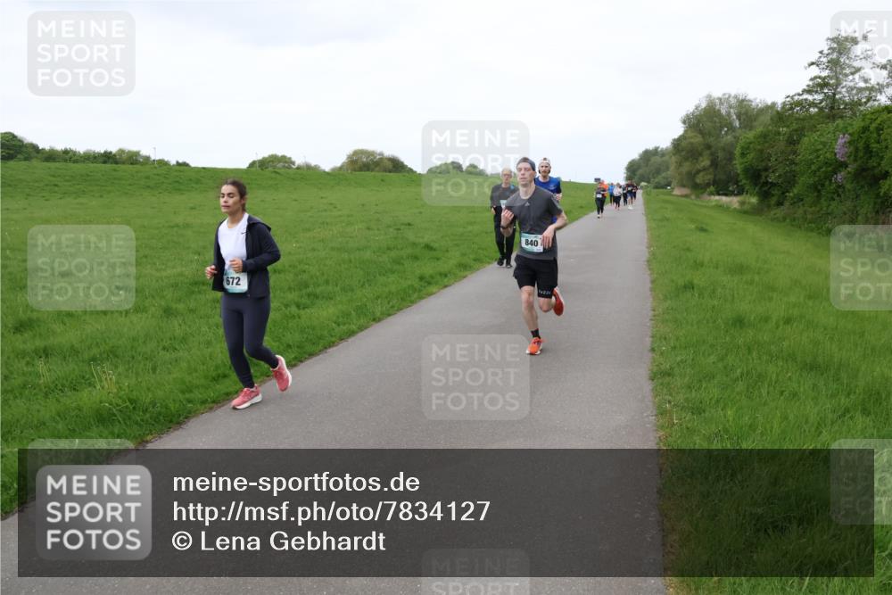 04.05.2025 - 8. Wedeler Halbmarathon Lena Gebhardt http://msf.ph/oto/7834127 04.05.2025 11:23:36 Laufen 672, 840, 226 meine-sportfotos.de