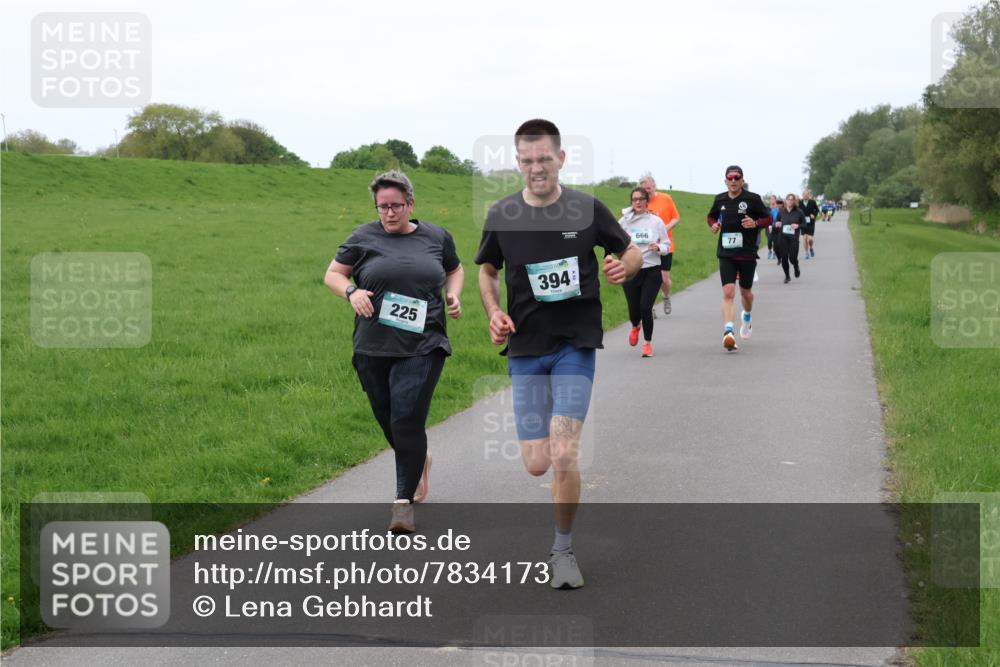 04.05.2025 - 8. Wedeler Halbmarathon Lena Gebhardt http://msf.ph/oto/7834173 04.05.2025 11:23:44 Laufen 225, 394, 999, 77 meine-sportfotos.de