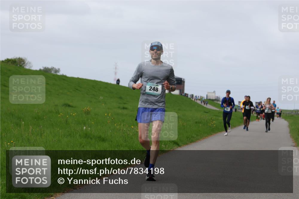 04.05.2025 - 8. Wedeler Halbmarathon Yannick Fuchs http://msf.ph/oto/7834198 04.05.2025 11:43:11 Laufen 248 meine-sportfotos.de