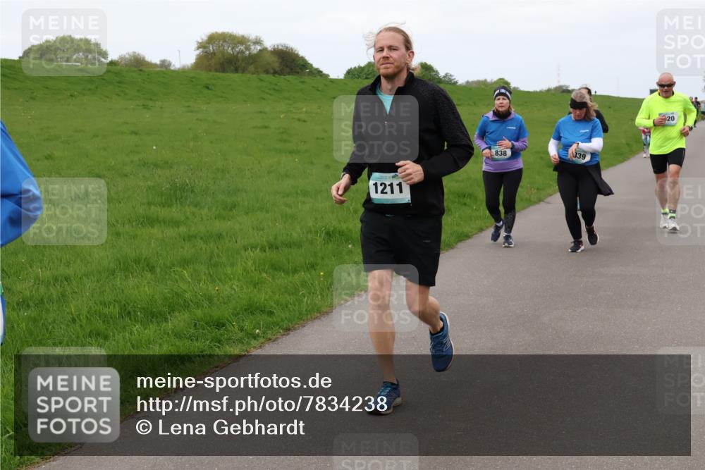 04.05.2025 - 8. Wedeler Halbmarathon Lena Gebhardt http://msf.ph/oto/7834238 04.05.2025 11:23:53 Laufen 1211, 838, 339, 20 meine-sportfotos.de