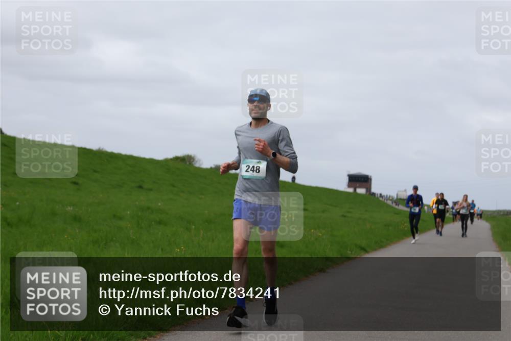 04.05.2025 - 8. Wedeler Halbmarathon Yannick Fuchs http://msf.ph/oto/7834241 04.05.2025 11:43:13 Laufen 248 meine-sportfotos.de