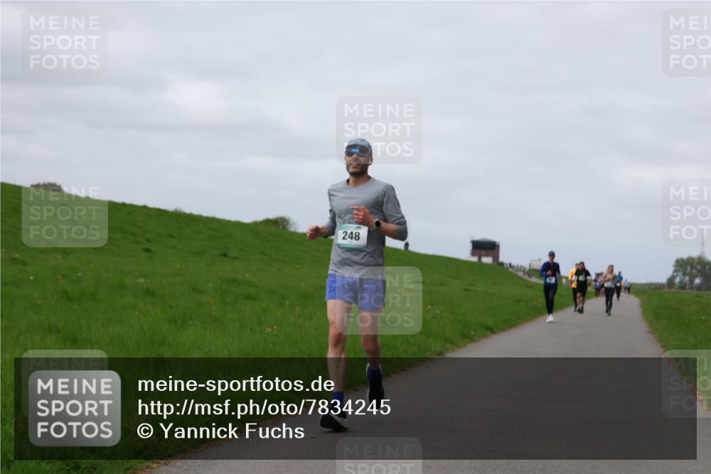 04.05.2025 - 8. Wedeler Halbmarathon Yannick Fuchs http://msf.ph/oto/7834245 04.05.2025 11:43:13 Laufen 248 meine-sportfotos.de
