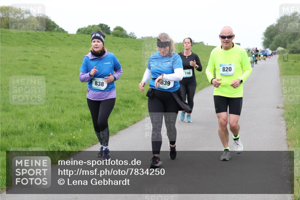 04.05.2025 - 8. Wedeler Halbmarathon Lena Gebhardt http://msf.ph/oto/7834250 04.05.2025 11:23:54 Laufen 838, 839, 746, 820 meine-sportfotos.de