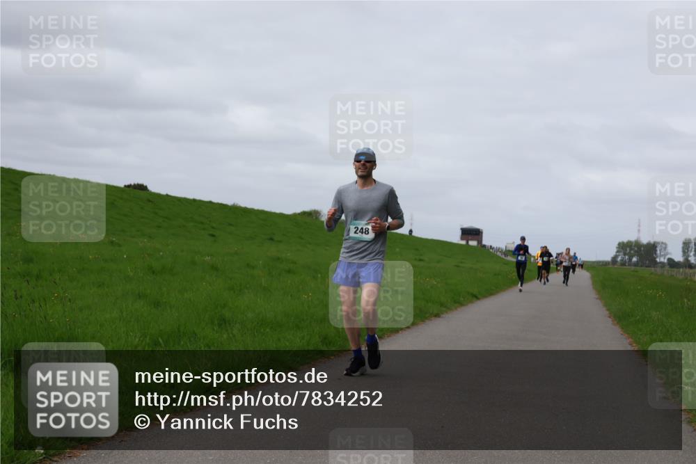 04.05.2025 - 8. Wedeler Halbmarathon Yannick Fuchs http://msf.ph/oto/7834252 04.05.2025 11:43:13 Laufen 248 meine-sportfotos.de