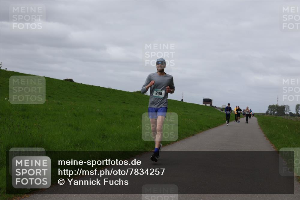 04.05.2025 - 8. Wedeler Halbmarathon Yannick Fuchs http://msf.ph/oto/7834257 04.05.2025 11:43:13 Laufen 248 meine-sportfotos.de