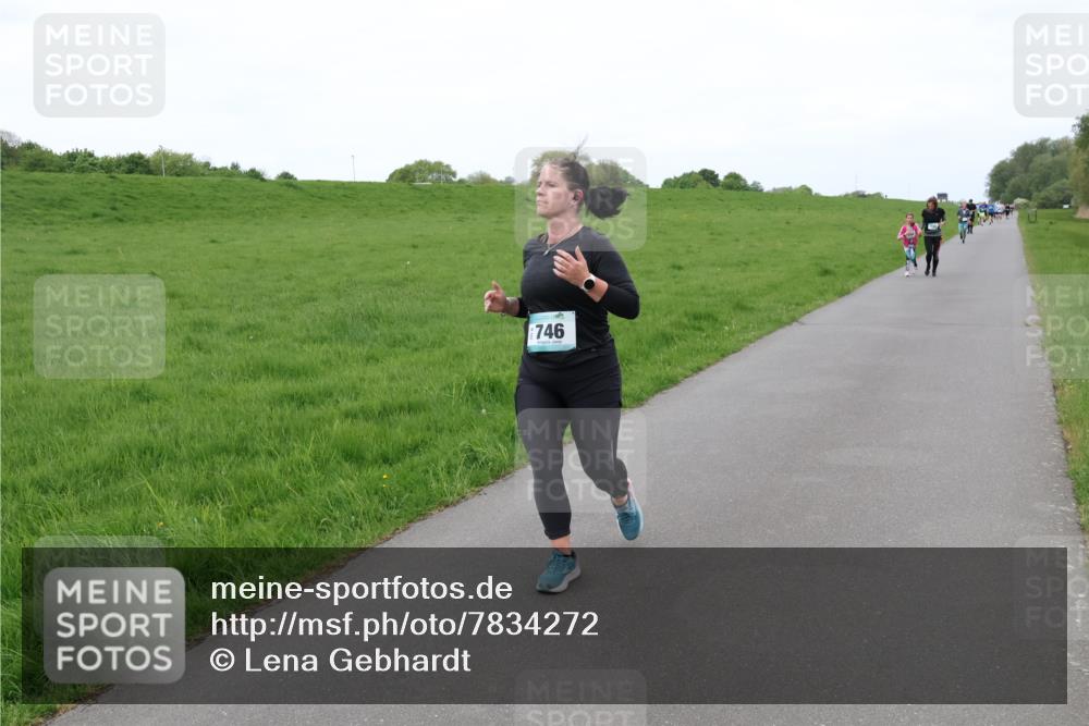 04.05.2025 - 8. Wedeler Halbmarathon Lena Gebhardt http://msf.ph/oto/7834272 04.05.2025 11:23:56 Laufen 746 meine-sportfotos.de