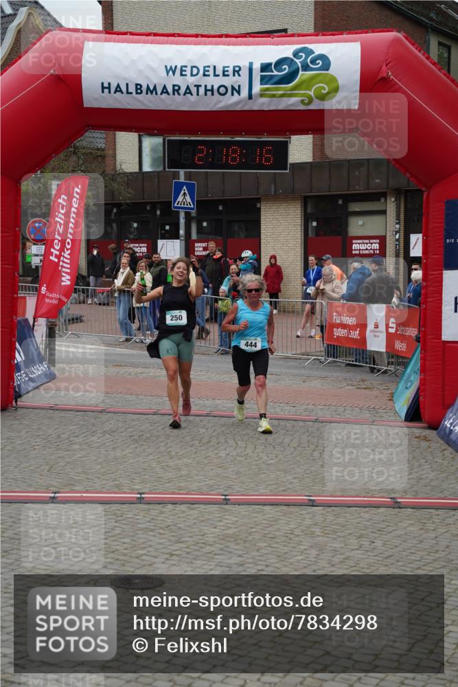 04.05.2025 - 8. Wedeler Halbmarathon Felixshl http://msf.ph/oto/7834298 04.05.2025 12:18:14 Ziel 250, 444 meine-sportfotos.de