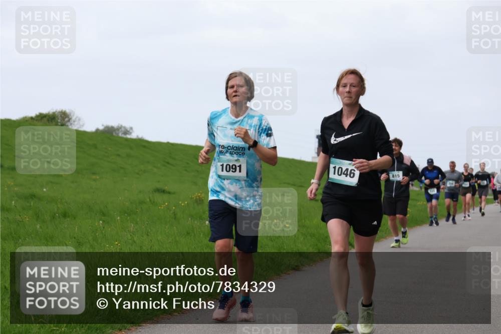 04.05.2025 - 8. Wedeler Halbmarathon Yannick Fuchs http://msf.ph/oto/7834329 04.05.2025 11:22:29 Laufen 1091, 1046, 815 meine-sportfotos.de