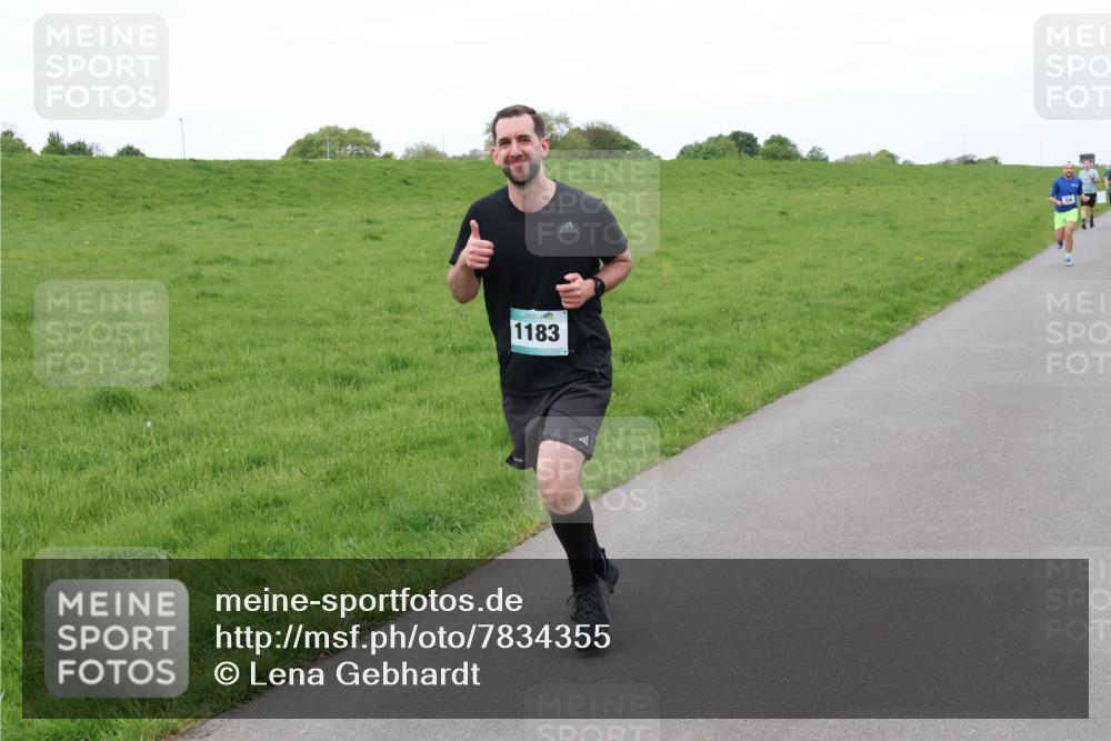 04.05.2025 - 8. Wedeler Halbmarathon Lena Gebhardt http://msf.ph/oto/7834355 04.05.2025 11:24:08 Laufen 1183 meine-sportfotos.de