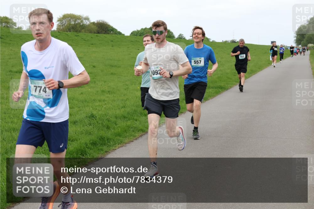 04.05.2025 - 8. Wedeler Halbmarathon Lena Gebhardt http://msf.ph/oto/7834379 04.05.2025 11:24:16 Laufen 774, 21, 1092, 557, 652 meine-sportfotos.de
