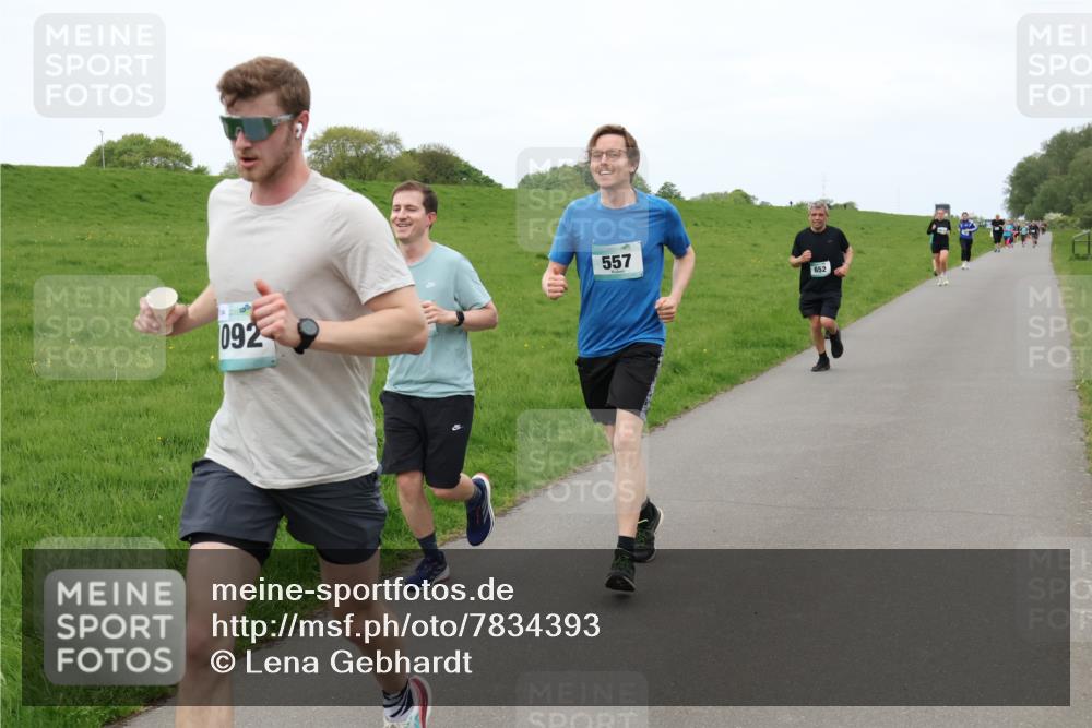 04.05.2025 - 8. Wedeler Halbmarathon Lena Gebhardt http://msf.ph/oto/7834393 04.05.2025 11:24:16 Laufen 092, 557, 652 meine-sportfotos.de