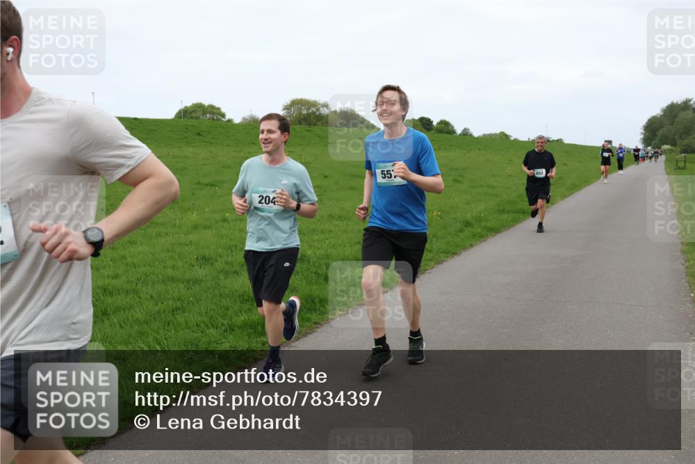 04.05.2025 - 8. Wedeler Halbmarathon Lena Gebhardt http://msf.ph/oto/7834397 04.05.2025 11:24:17 Laufen 204, 55 meine-sportfotos.de