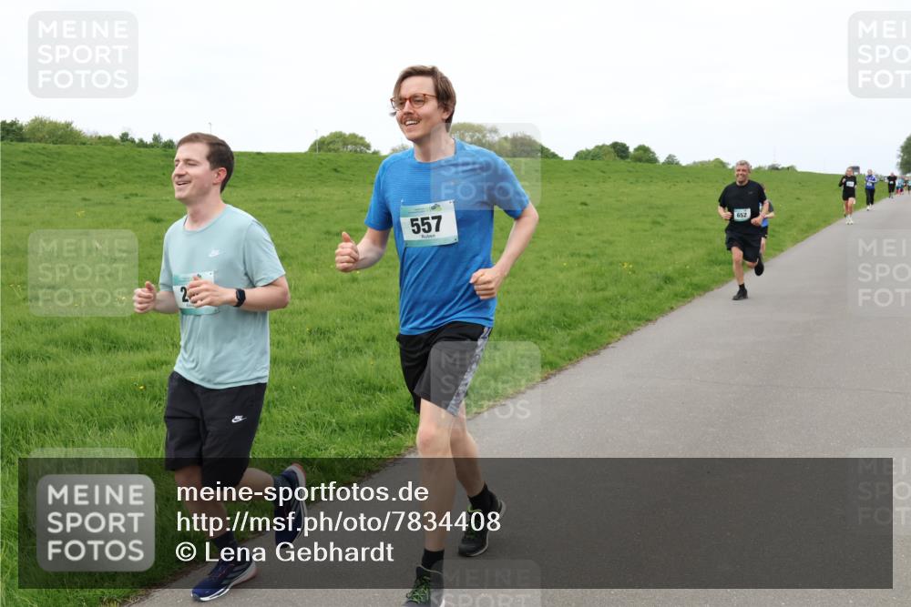 04.05.2025 - 8. Wedeler Halbmarathon Lena Gebhardt http://msf.ph/oto/7834408 04.05.2025 11:24:17 Laufen 557, 652 meine-sportfotos.de