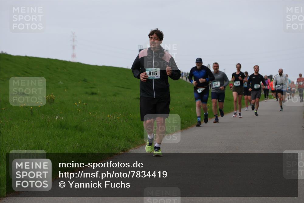 04.05.2025 - 8. Wedeler Halbmarathon Yannick Fuchs http://msf.ph/oto/7834419 04.05.2025 11:22:33 Laufen 815, 894, 11, 259, 793 meine-sportfotos.de
