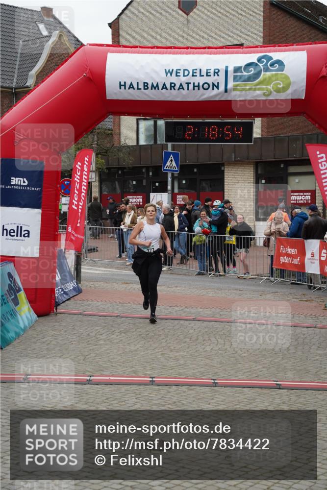 04.05.2025 - 8. Wedeler Halbmarathon Felixshl http://msf.ph/oto/7834422 04.05.2025 12:18:52 Ziel 377 meine-sportfotos.de