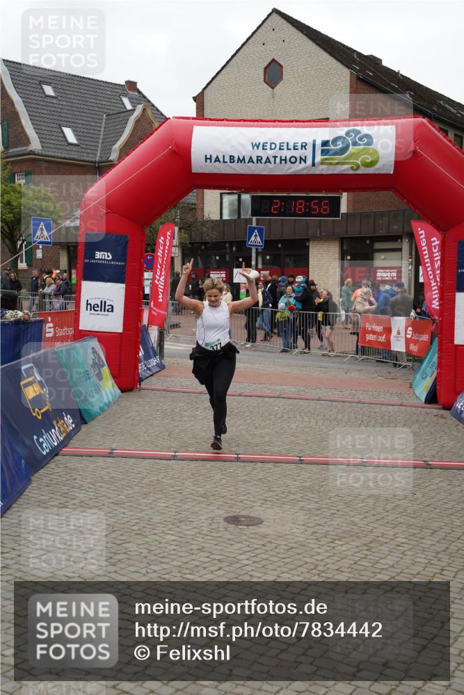 04.05.2025 - 8. Wedeler Halbmarathon Felixshl http://msf.ph/oto/7834442 04.05.2025 12:18:54 Ziel 377 meine-sportfotos.de