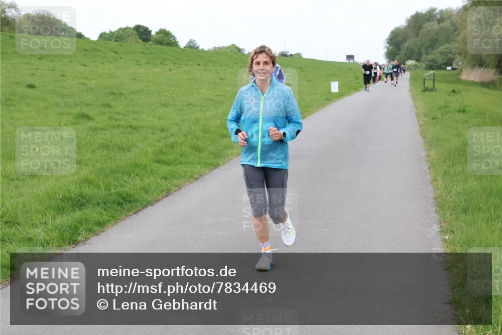 04.05.2025 - 8. Wedeler Halbmarathon Lena Gebhardt http://msf.ph/oto/7834469 04.05.2025 11:24:25 Laufen  meine-sportfotos.de