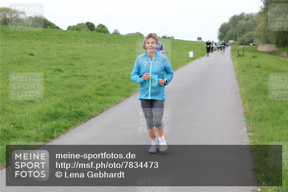 04.05.2025 - 8. Wedeler Halbmarathon Lena Gebhardt http://msf.ph/oto/7834473 04.05.2025 11:24:25 Laufen  meine-sportfotos.de